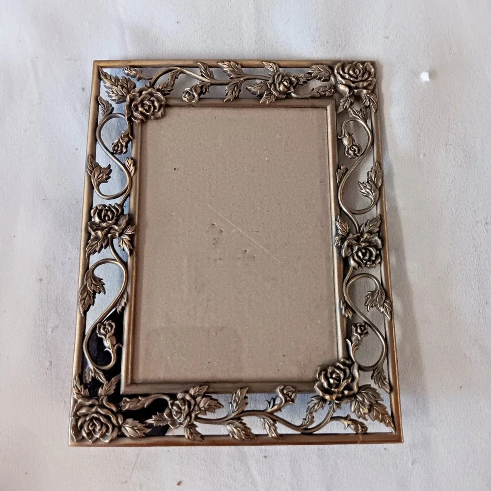 Vintage Ornate Brass Tone Metal Rose‎ Floral Picture Frame 3.5x5  Cottagecore